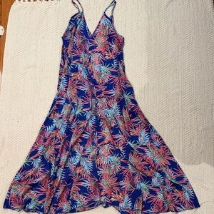 Vibrant Leaf Print Maxi Dress